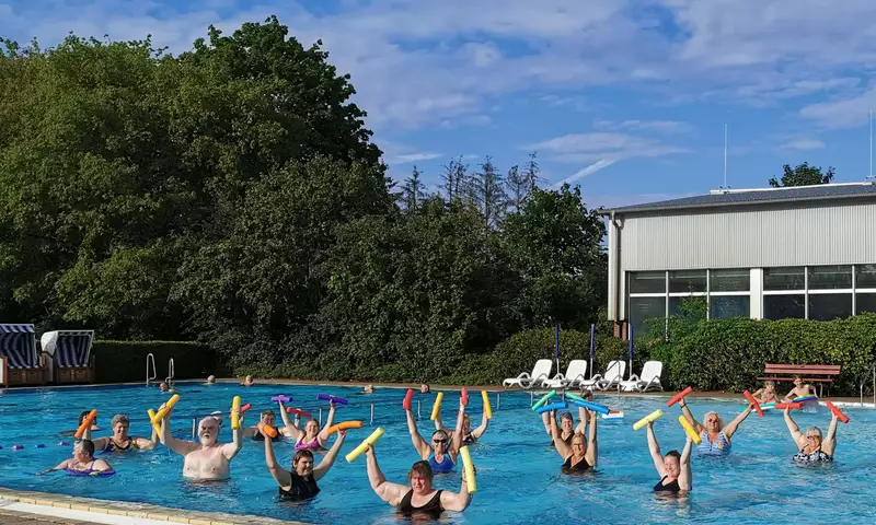 Entstauungsgymnastik und Entstauungsschwimmen als Rehasport auf ärztliche Verordnung